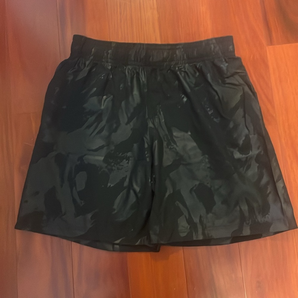 New Under Armour Black Woven Emboss Shorts Men’s Size L - Picture 15 of 16